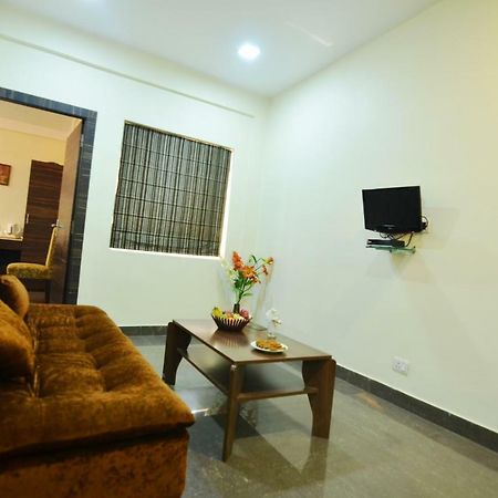 The Majestic Suites Calcutta Exterior foto