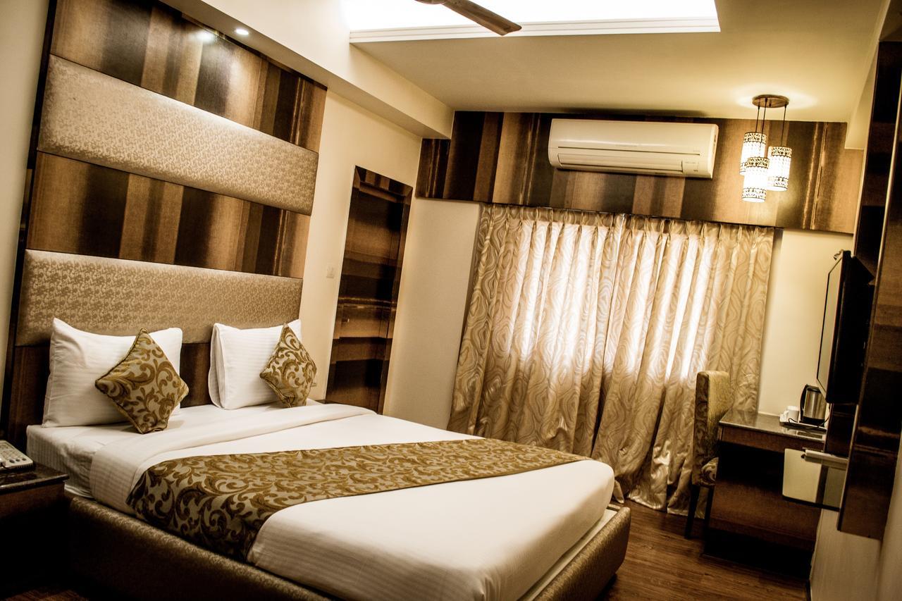 The Majestic Suites Calcutta Exterior foto