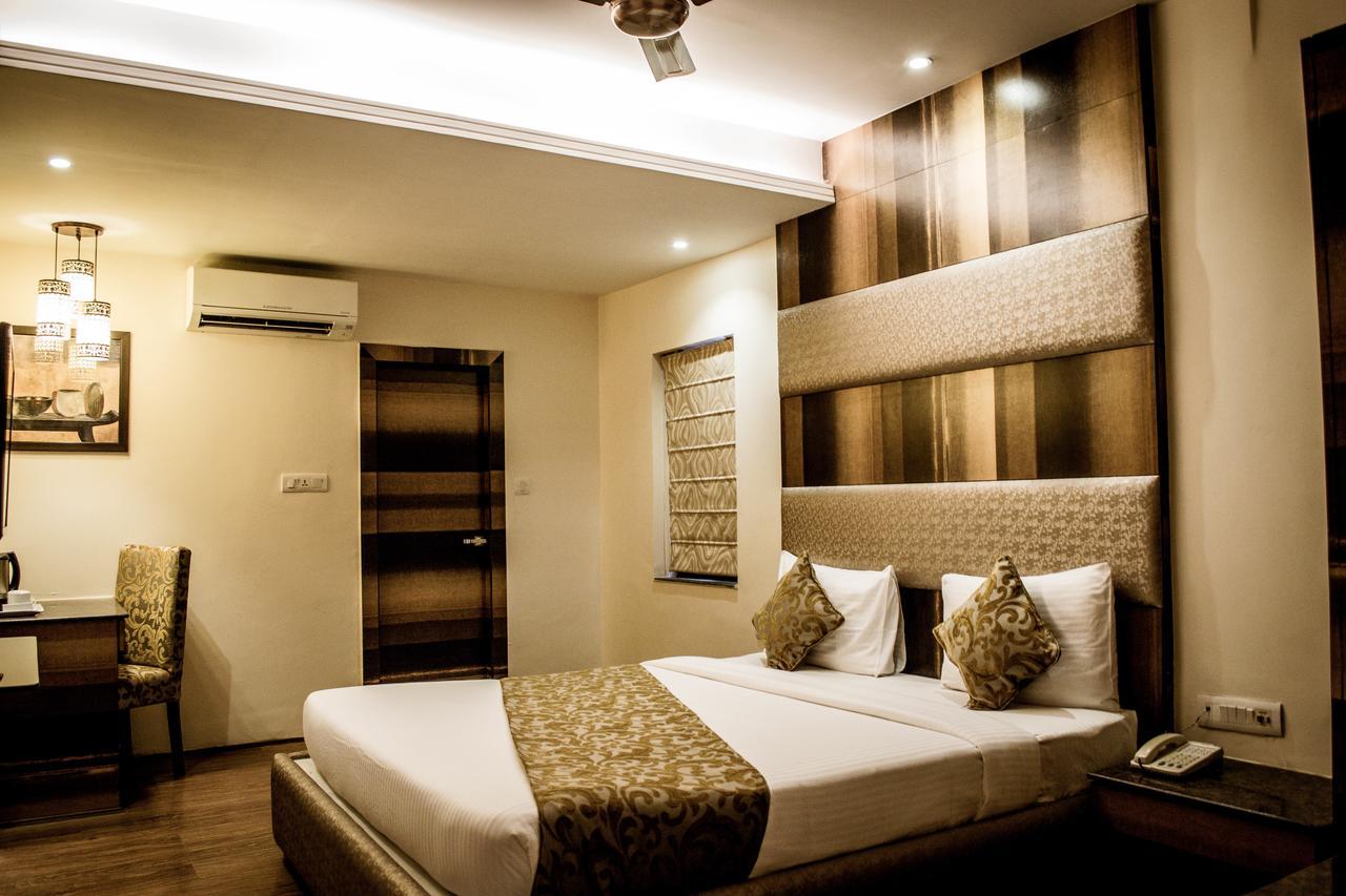 The Majestic Suites Calcutta Exterior foto