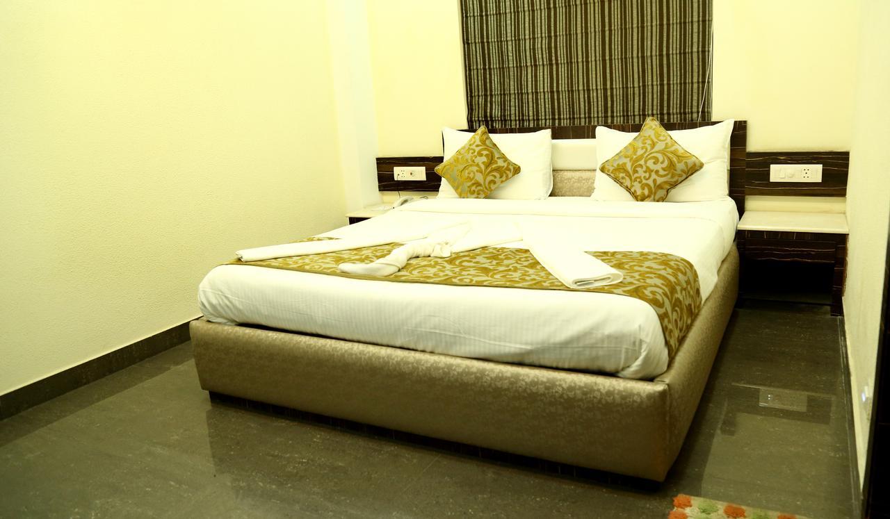 The Majestic Suites Calcutta Exterior foto