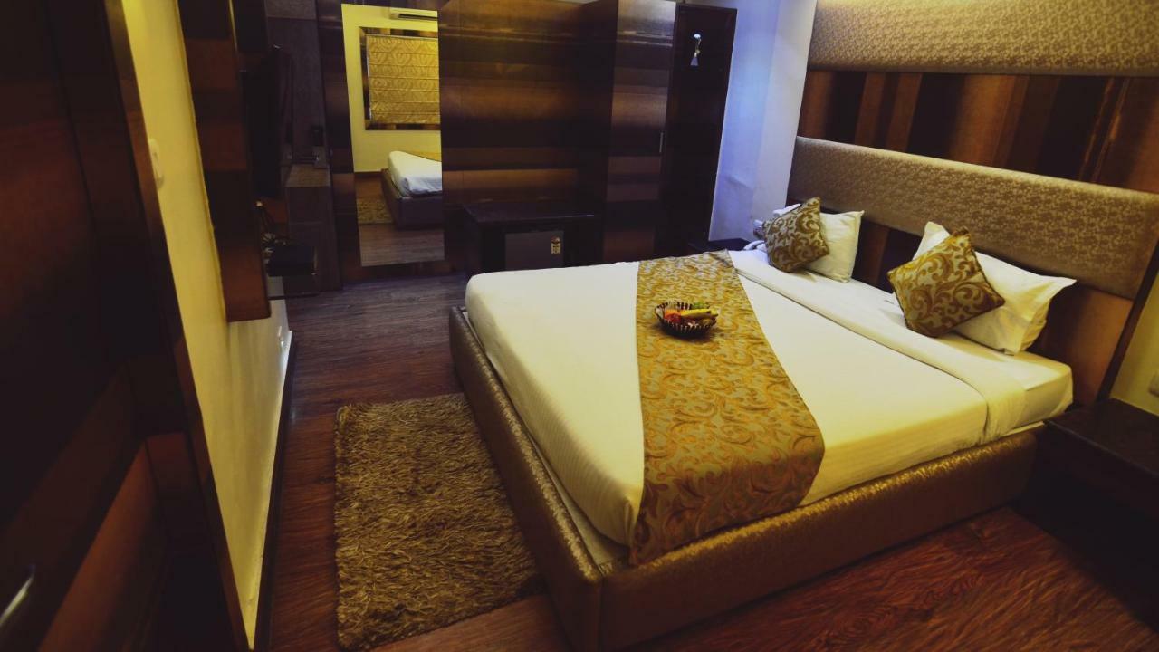 The Majestic Suites Calcutta Exterior foto