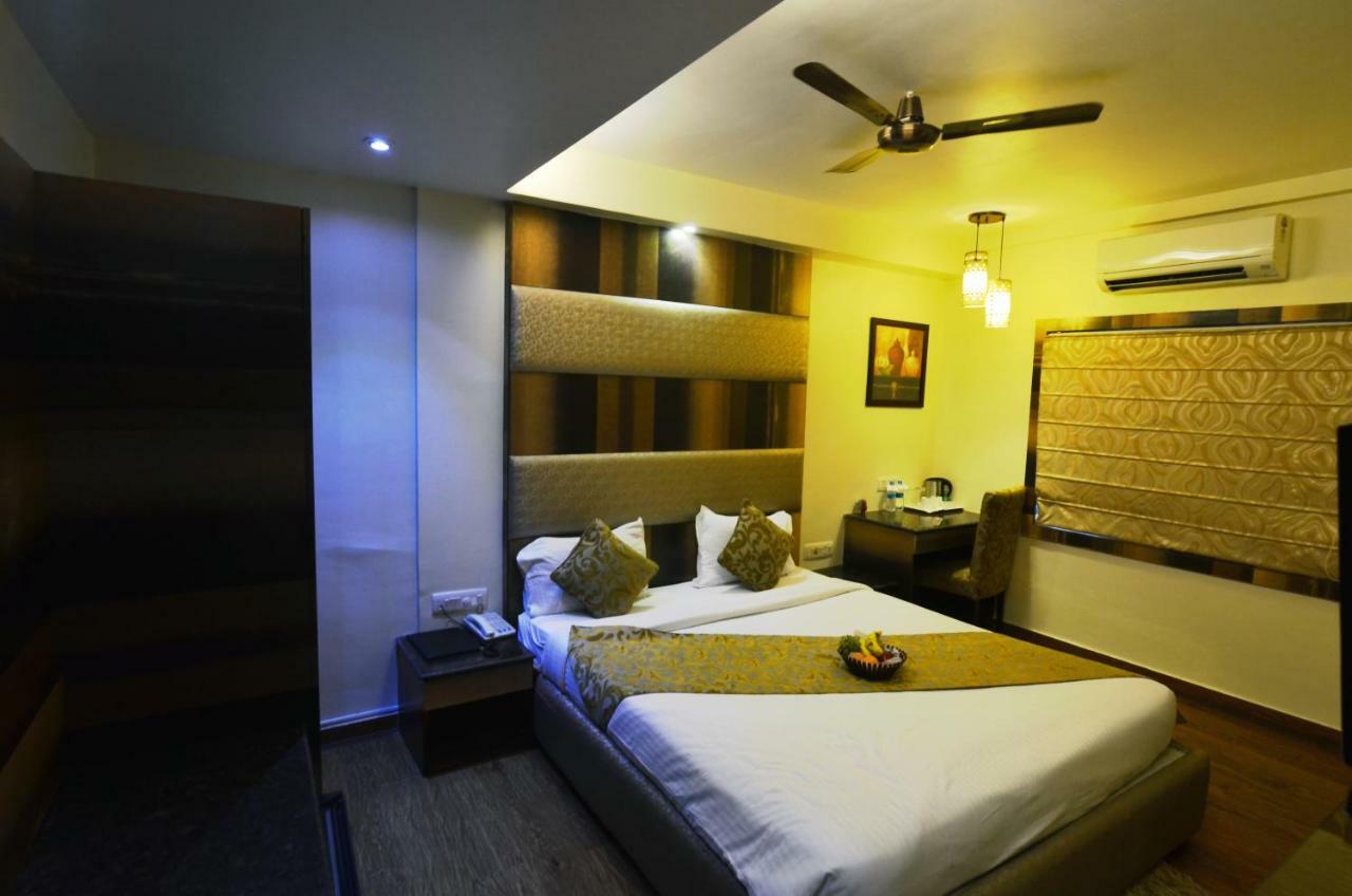 The Majestic Suites Calcutta Exterior foto