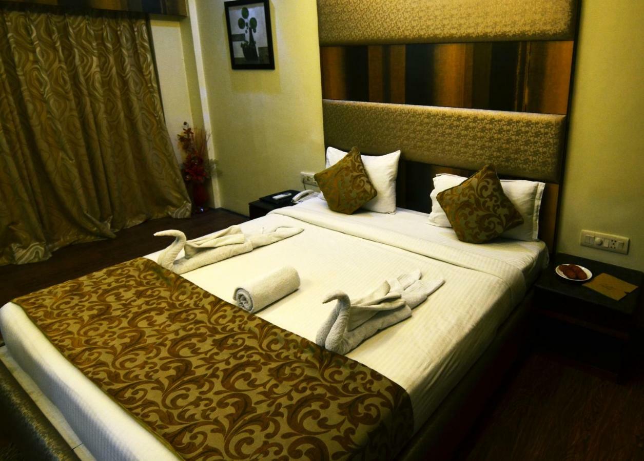 The Majestic Suites Calcutta Exterior foto