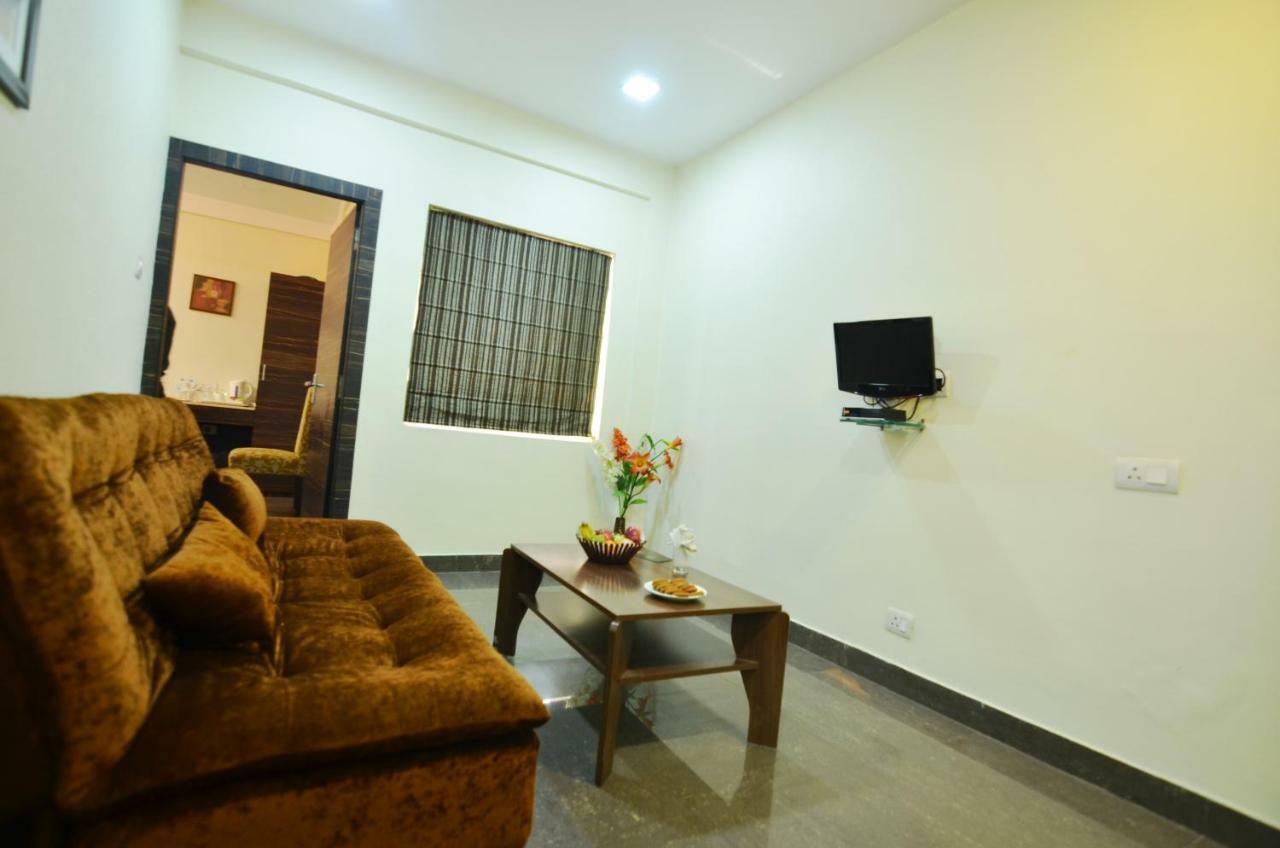 The Majestic Suites Calcutta Exterior foto